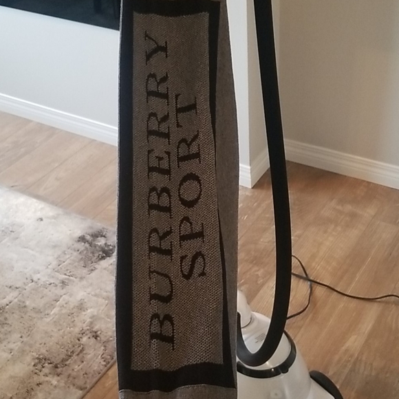 Burberry Sport hooded long sleeve zip up - Picture 2 of 7